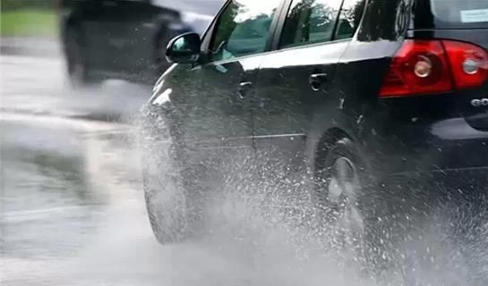 安全至上！雨天行駛必須要知道的汽車照明知識