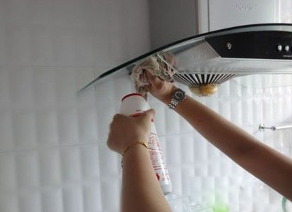 懶人一族們讓油煙機清洗by itself？可以有的！