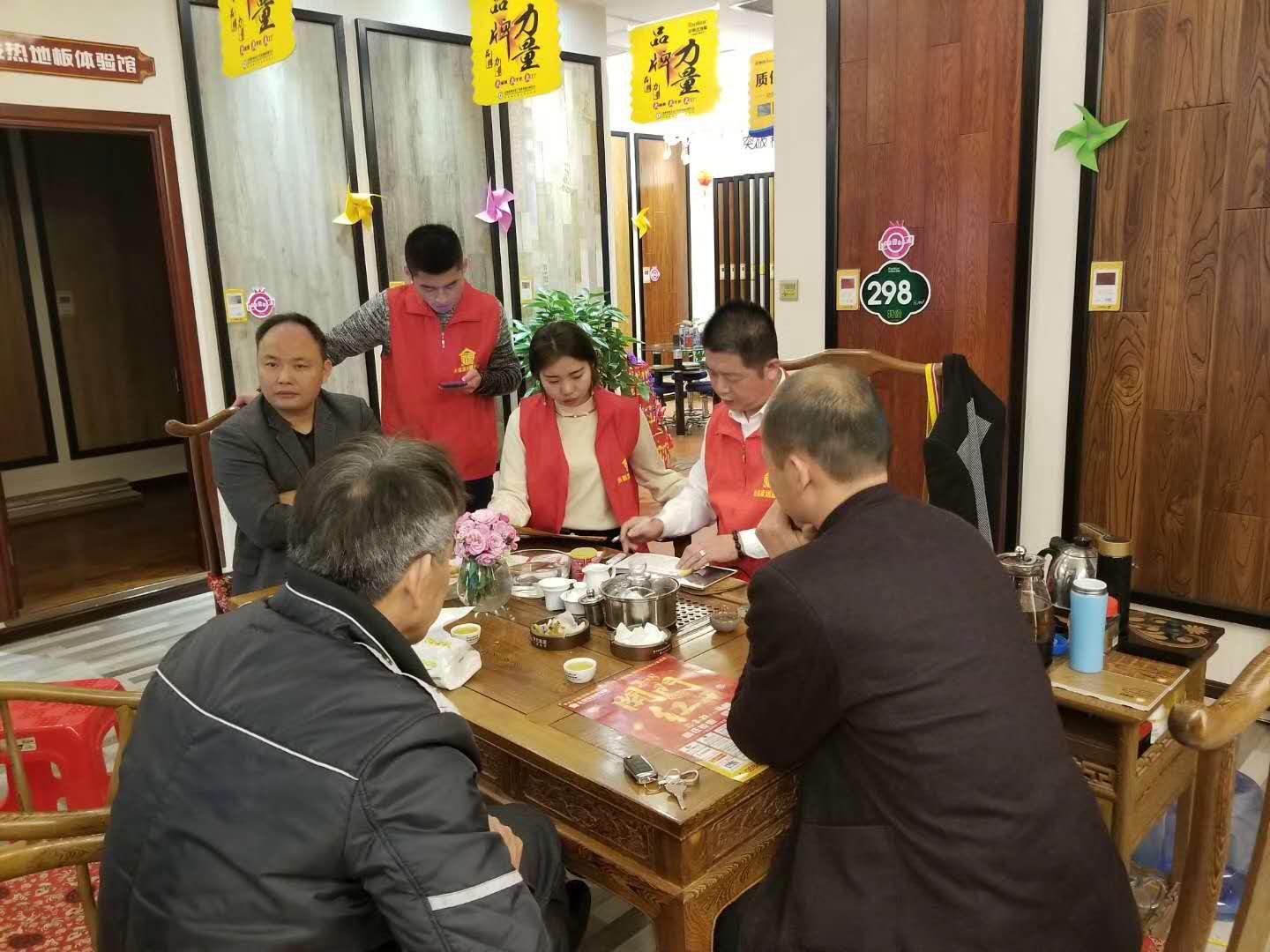 品牌營銷|榮事達地板經銷商不靠扶持靠實干，活動進行中