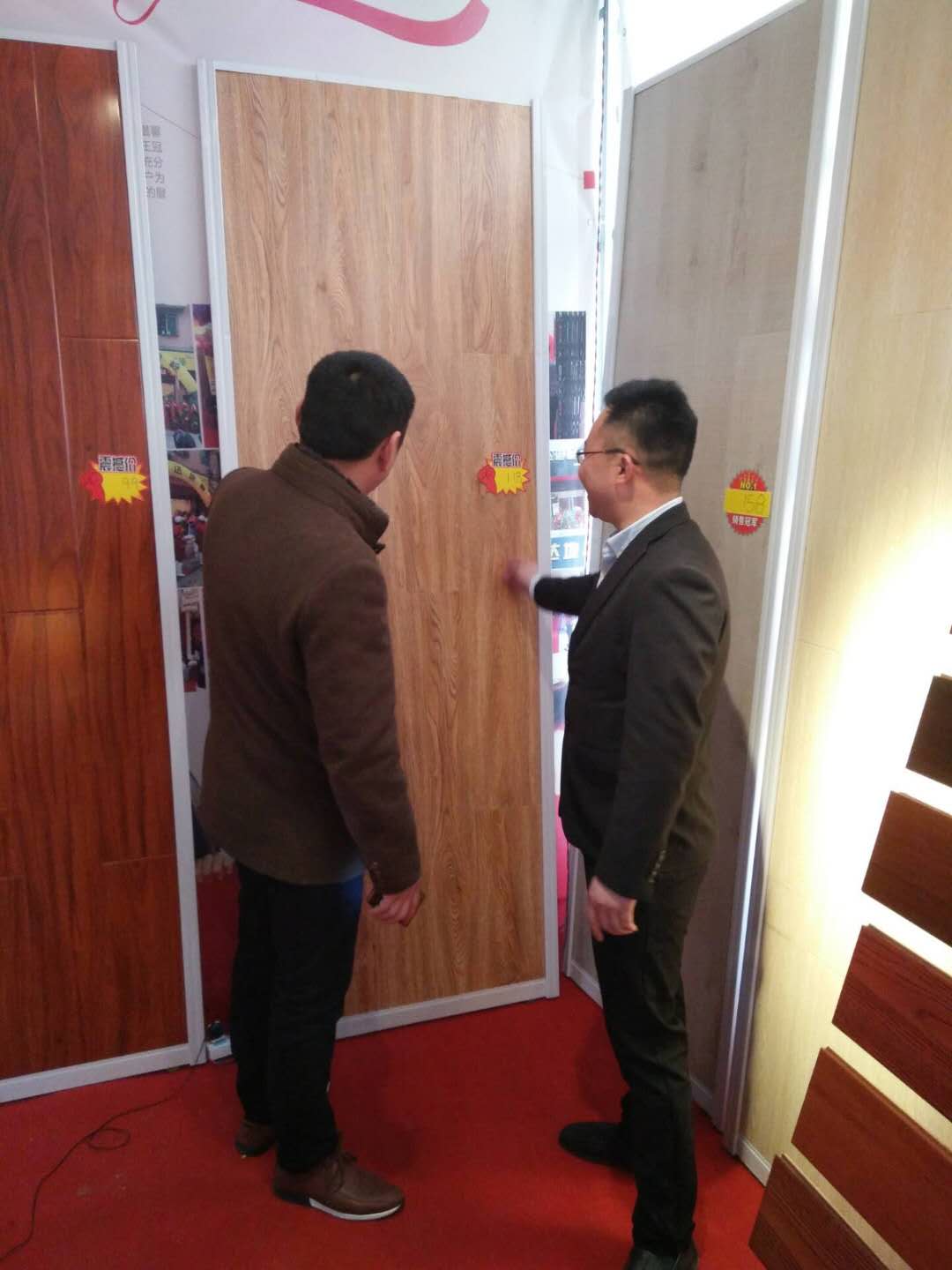 品牌營銷|榮事達地板經銷商不靠扶持靠實干，活動進行中