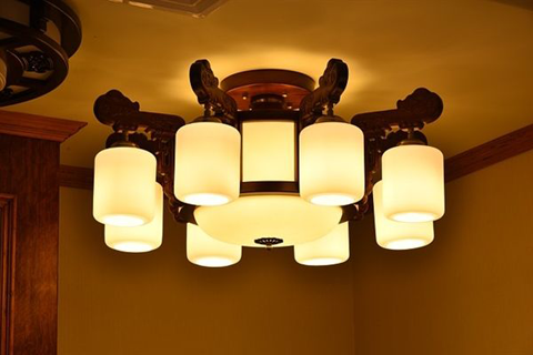 搶奪發展先機，LED燈飾加盟店線上線下相結合發展