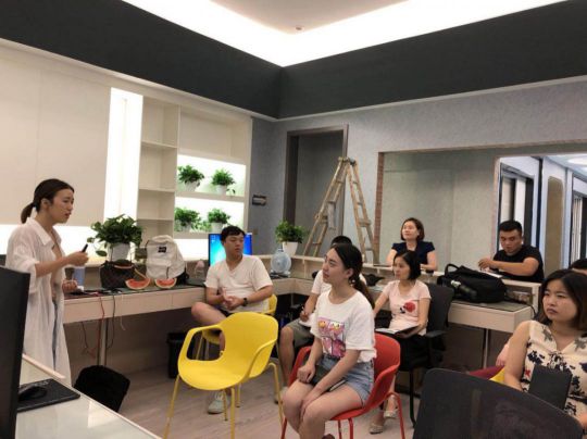 行于斯，不懼風雨——兔寶寶衣柜培訓師，團隊制勝