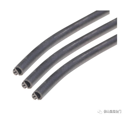 冬天寒氣逼人，不怕，這里有皇庭金門鋁合金門窗