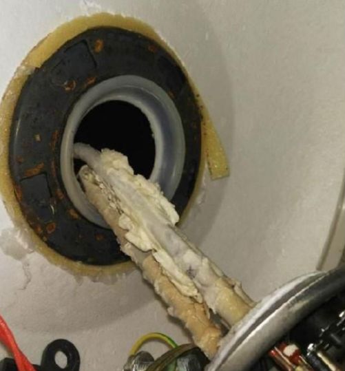 20元的電熱水器鎂棒，自己一樣可以輕松替換！