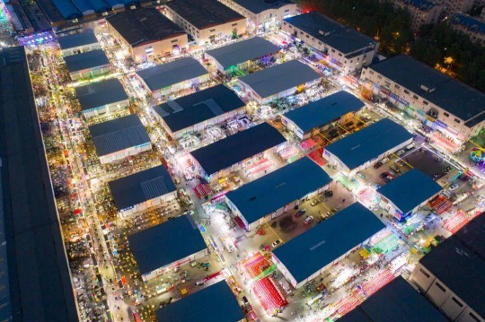 市場忽略了一個擺地攤必需品，那就是照明！
