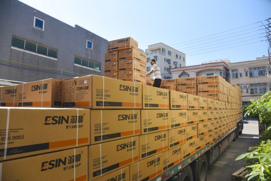 上半年戰績，羽順高端壁掛爐連續中標多個“煤改氣”工程項目