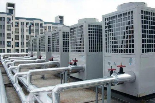 江蘇無錫衛生學校案例，空氣能熱泵機組既能供暖又能提供熱水 