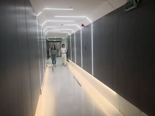 老牛說︱在巖板新賽道，你離“德賽斯模式”有多遠？ 