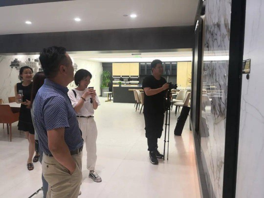 老牛說︱在巖板新賽道，你離“德賽斯模式”有多遠？ 