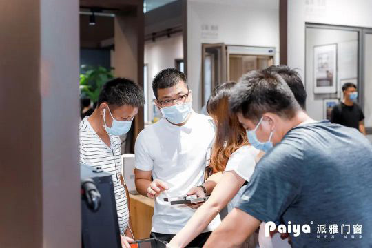 人氣爆棚超震撼!!派雅門窗攜“至臻新品”驚艷建博會！ 