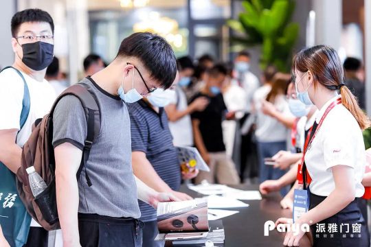 人氣爆棚超震撼!!派雅門窗攜“至臻新品”驚艷建博會！ 