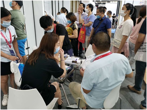雅利斯淋浴房閃耀廣州建博會，見證品牌實力