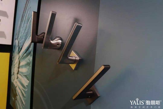 雅麗斯五金展廳升級 | 極簡之翼，正在展翅翱翔！