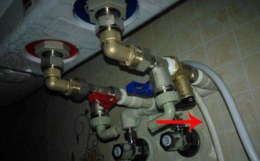 電熱水器加熱時水管老滴水，需要找到解決方法才行