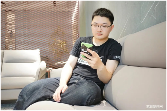 庫萊雅家居：老師們，別總是站著，坐下來休息一下